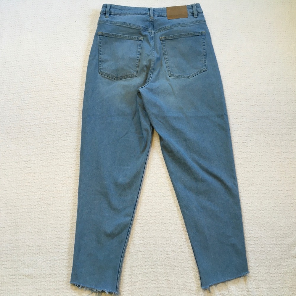 H&M Divided Sz 12 Light Wash High Waisted Cropped Raw Hem Jeans Womens‎ Mom - Picture 3 of 7